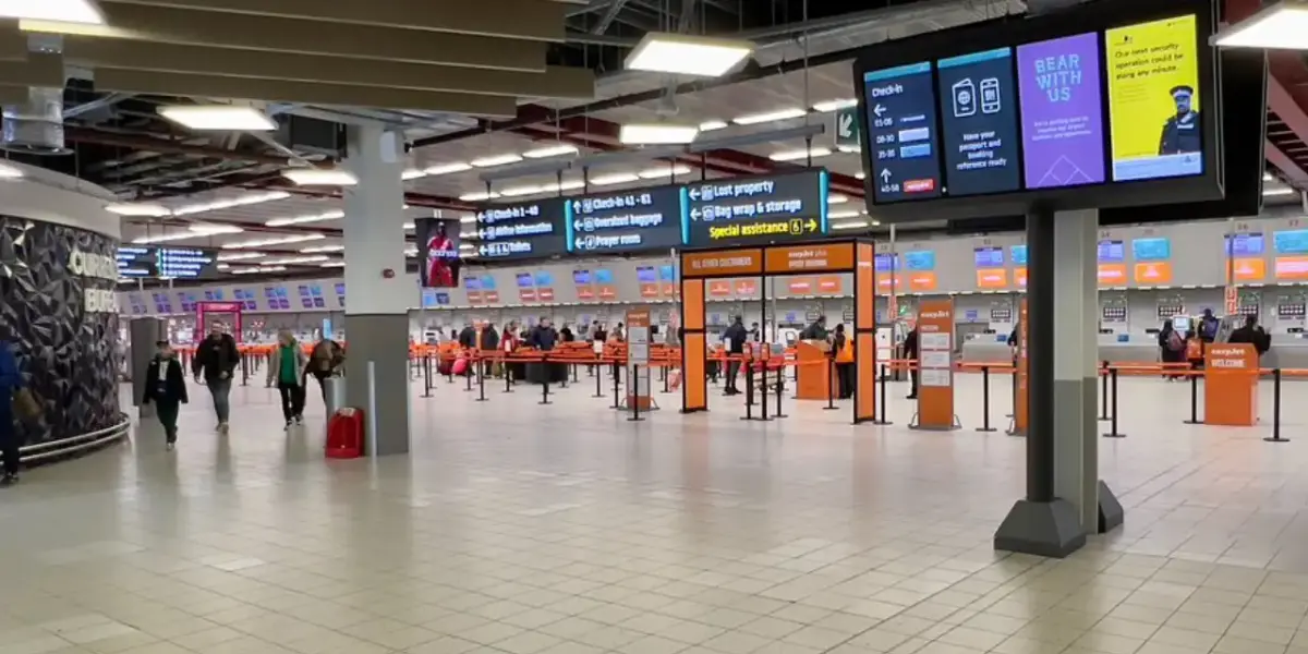 Gatwick Airport Smoking Area Information