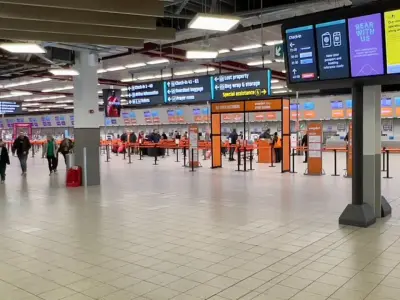 Gatwick Airport Smoking Area : Rules, Locations, Smoke Room & Lounge Tips
